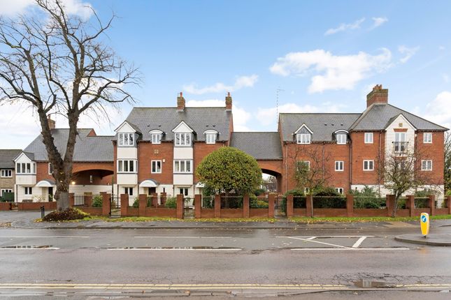 Thumbnail Flat to rent in Warwick Mews, Warwick Road, Stratford-Upon-Avon