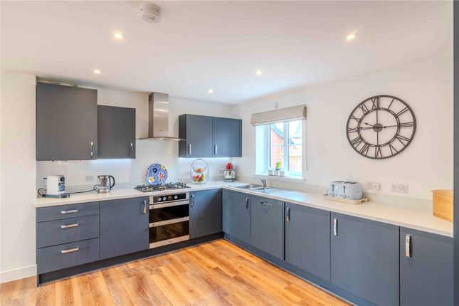 14, Pamington Lane, Tewkesbury photo 3