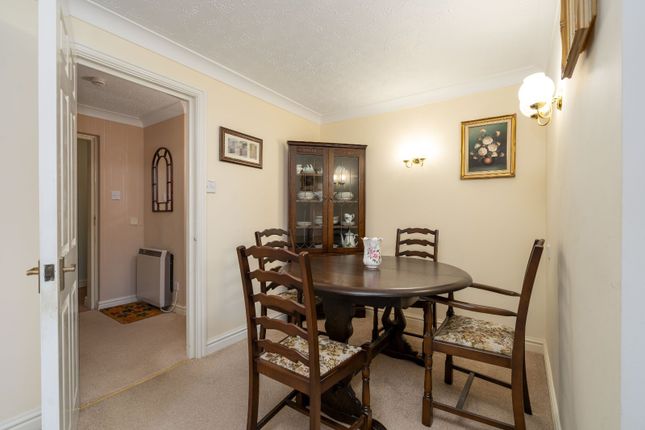 Flat 12, Sandringham House, 241, Stockport Road, Stockport photo 4