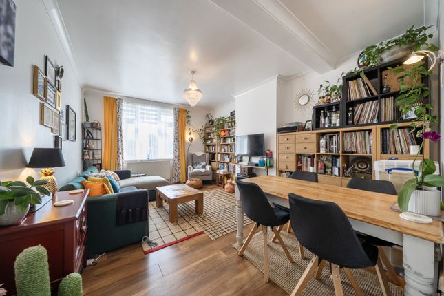 Flat 3, 2, Woodlands, Harrow photo 2