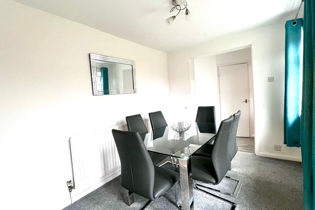 224, Queens Drive, Swindon photo 4