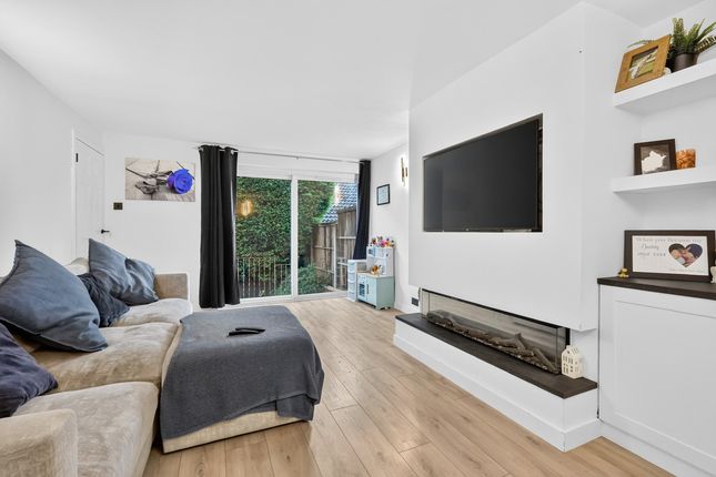 1, Raven Drive, South Benfleet photo 2