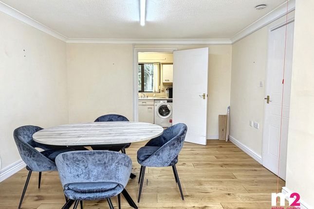15, Priory Gardens, Abergavenny photo 4