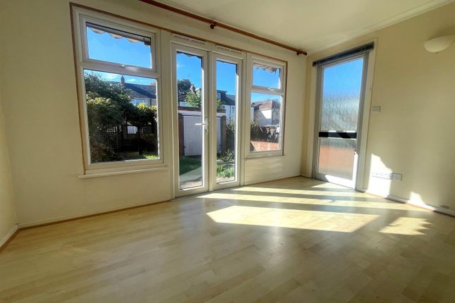 67, Strover Street, Gillingham photo 5