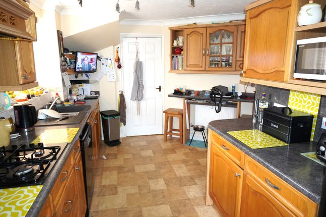33, Coleridge Crescent, Swansea photo 5