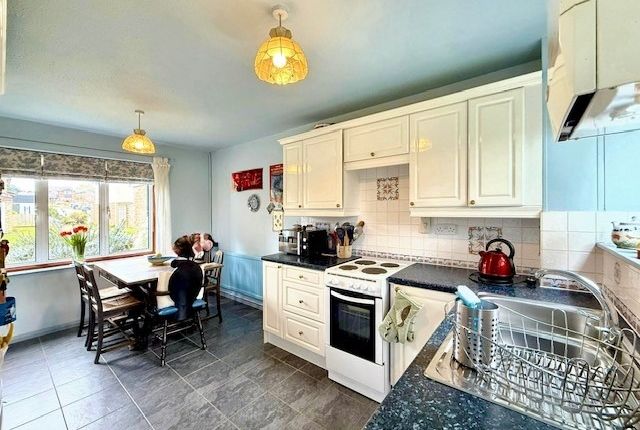 4, Regency Close, Northampton photo 2