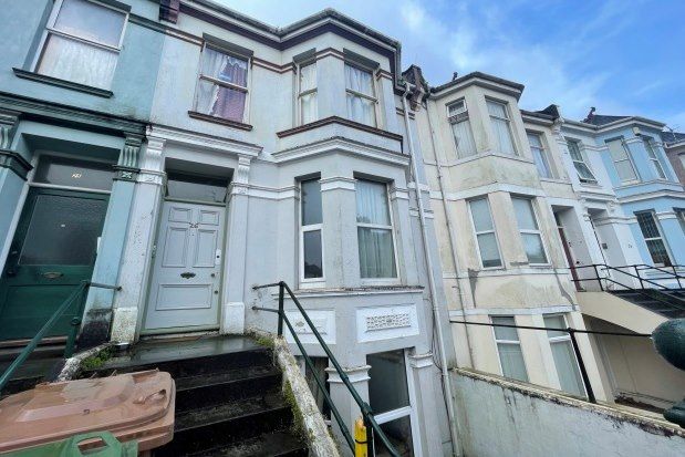 Flat to rent in 26 Fellowes Place, Plymouth