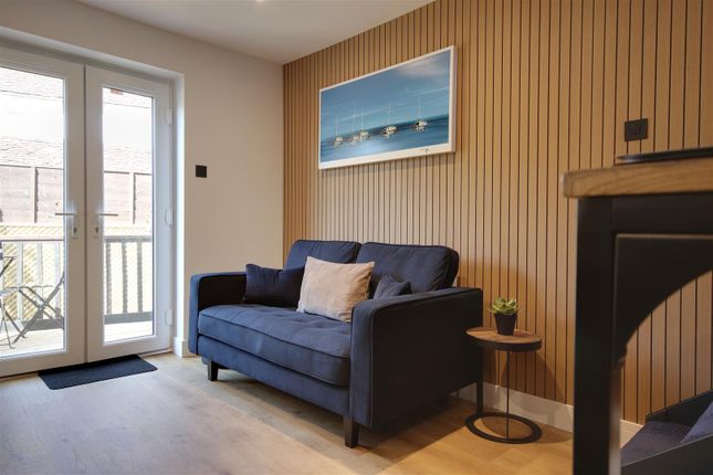 Living Room 2.Jpg