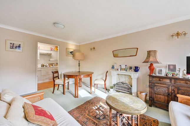 Flat for sale in Ashley Gardens, Shalford, Guildford
