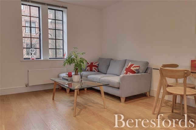 Flat for sale in Albert Court, The Galleries