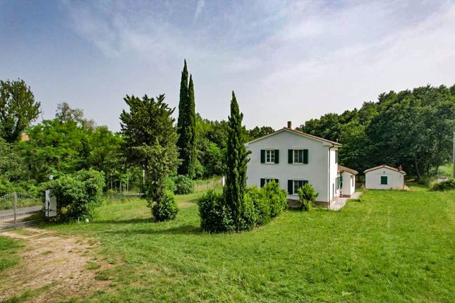 Villa for sale in Via Roma, Riparbella, Pisa, Tuscany, Italy