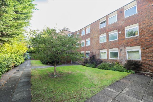 Hawksworth Close