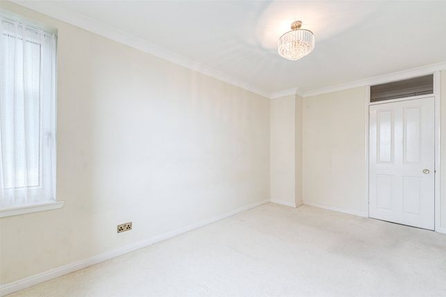 Flat for sale in West Parade, Worthing, West Sussex