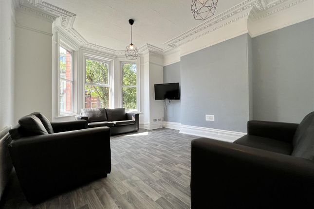 7-bed house on Manor House Road, Newcastle Upon Tyne, £5,018/mo