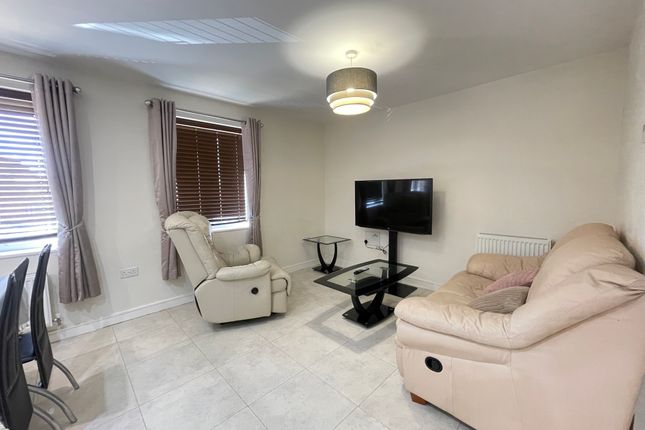 Flat 4, Milton Keynes photo 3