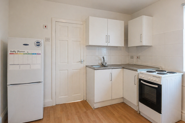 Flat A, 265, Wick Road, London photo 4