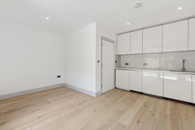 Property for sale in Hardel Rise, London