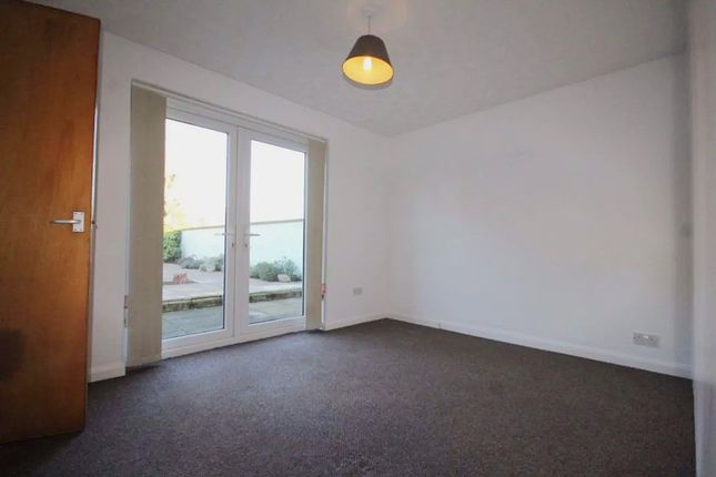 29, Thornfield, Northampton photo 5