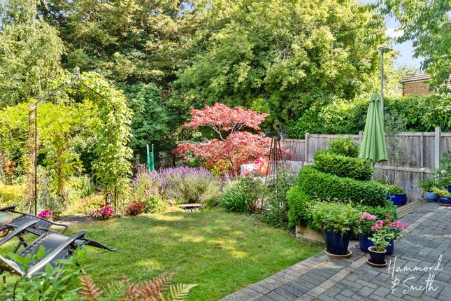18 Barley Hills, Bishop's Stortford photo 2