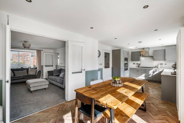 35, Field Avenue, Saxilby photo 2