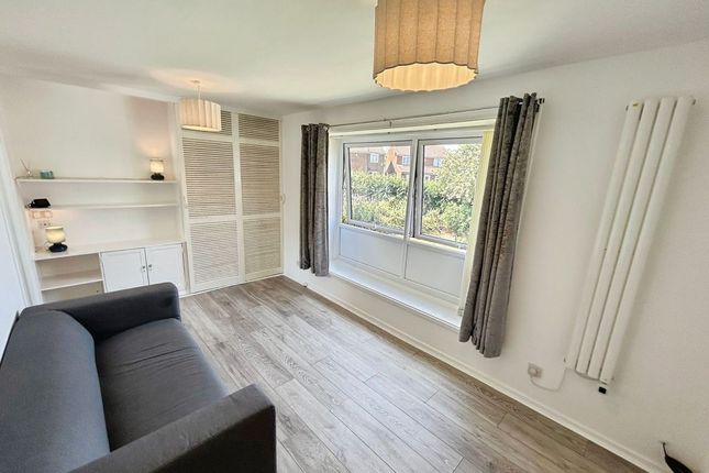 45, Ebchester Court, Newcastle Upon Tyne photo 2