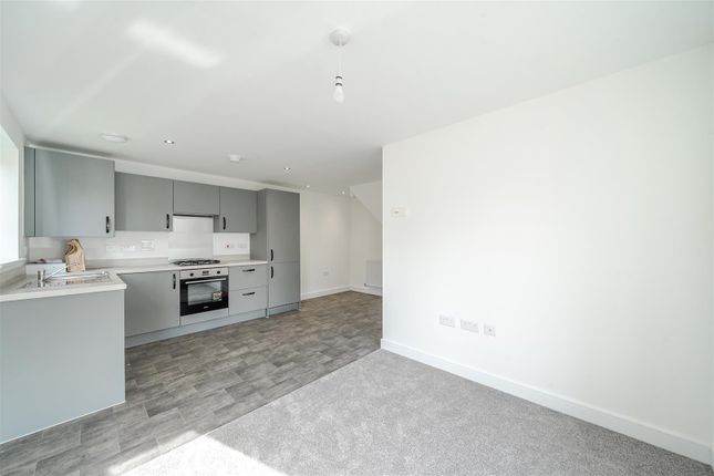 68, Clayton Wood Road, Leeds photo 3
