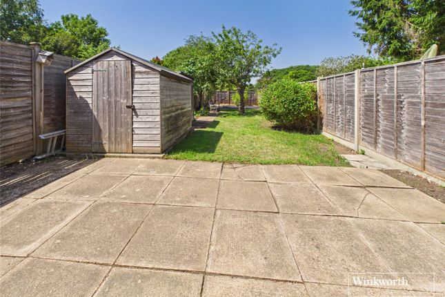 242, Elgar Road South, Berkshire photo 2