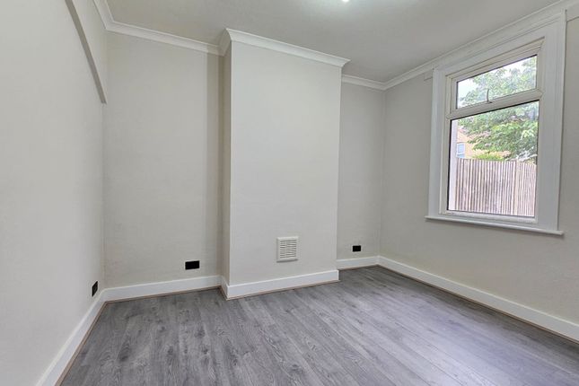 Summerfield Street, Lee / Hither Green, SE12 photo 2