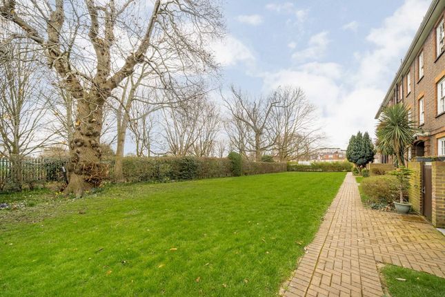 Flat 14, Perryn House, Bromyard Avenue, London photo 5
