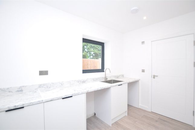 9, Sorrel Close, Farnborough photo 4