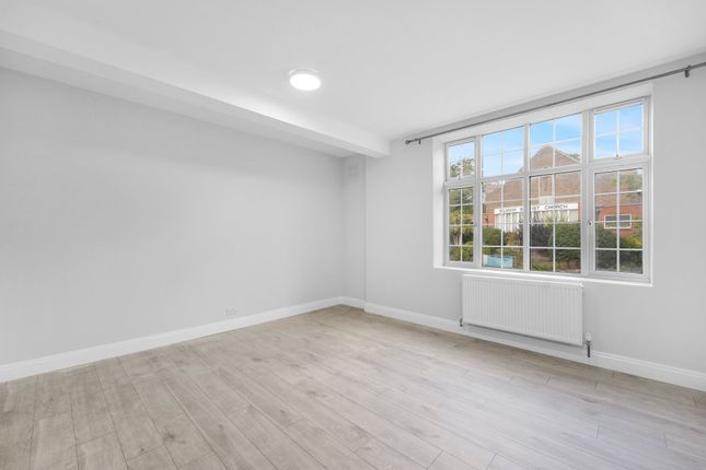 Flat A, 210, Addington Road, Selsdon photo 4