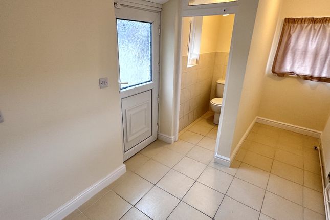 113, Sincil Bank, Lincoln photo 5