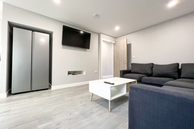 13, Hirwain Street, Cardiff photo 3