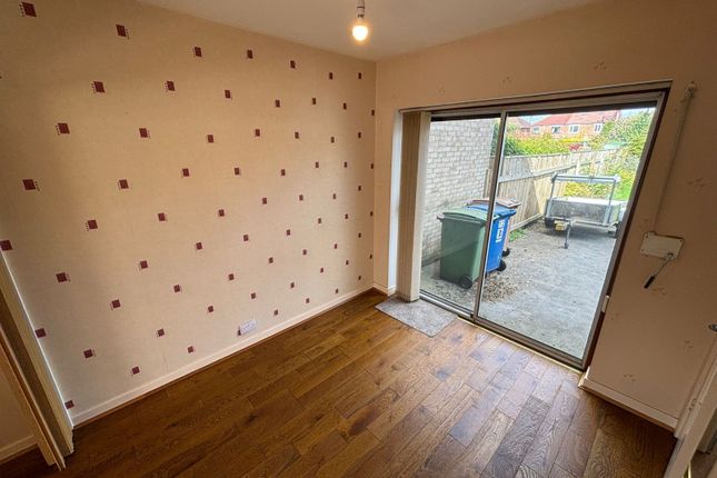 12, Manor Close, East Riding of Yorkshi photo 3