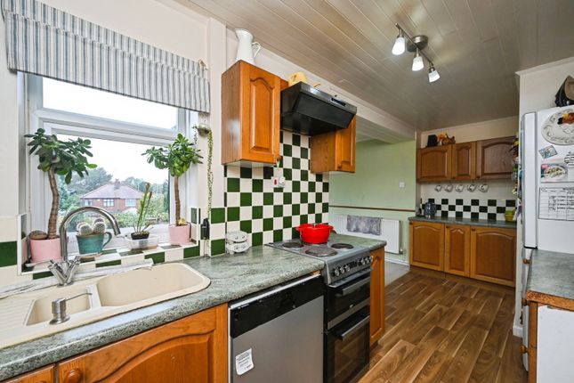 28, Robin Hood Road, Nottingham photo 4