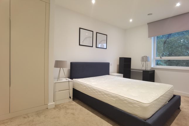 Flat to rent in Tarling House, London