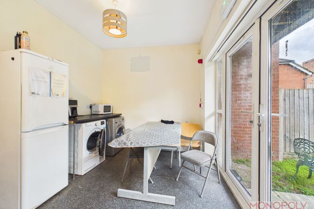 2 Grosvenor Gardens, Wrexham photo 4