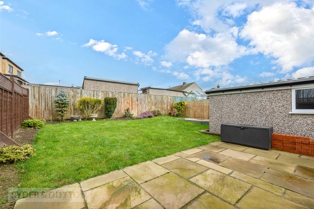 10, Thurgory Gate, Huddersfield photo 4