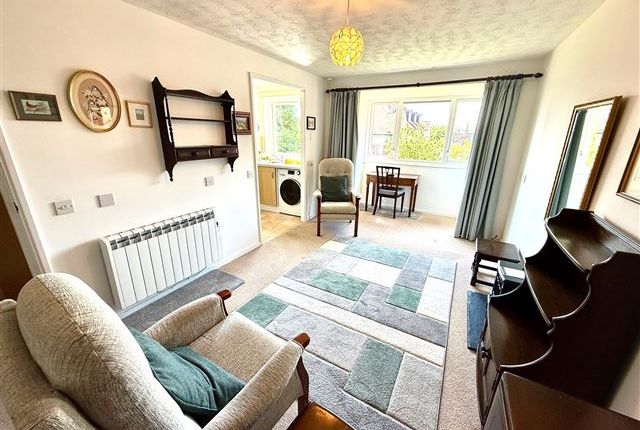 Flat 32, Bakers Court Salvington Road, Worthing photo 3