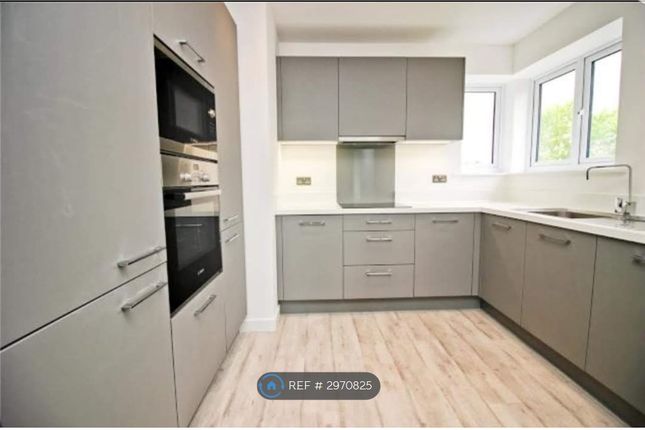 Flat, Burtonshaw Court Twelve Acres Road, Snodland photo 5