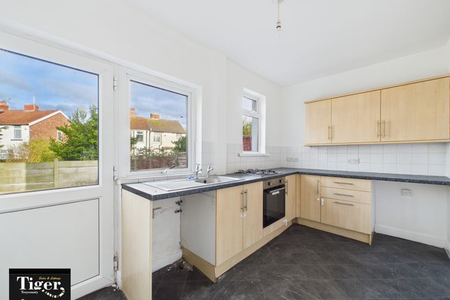 77, Hemingway, Blackpool photo 3
