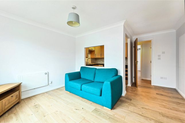 15, Meon Close, Petersfield photo 3