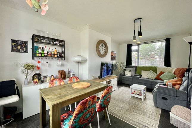 13, Smith Road, Cheshire photo 2
