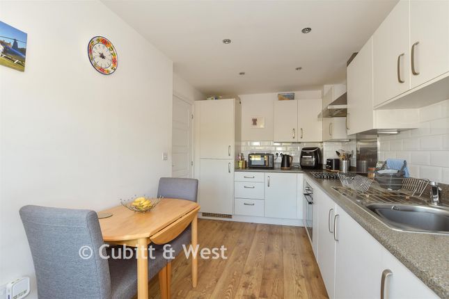 36, Benjamin Gray Drive, Littlehampton photo 3