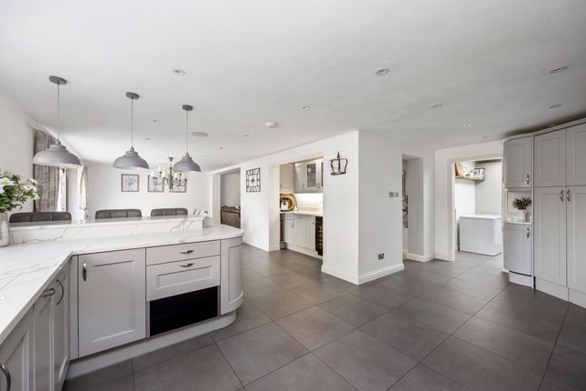 5 Millfield, Horsham photo 2