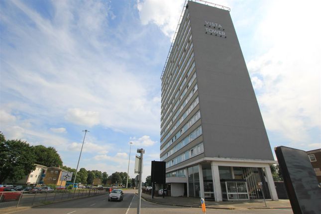 Thumbnail Flat to rent in Southgate, Stevenage