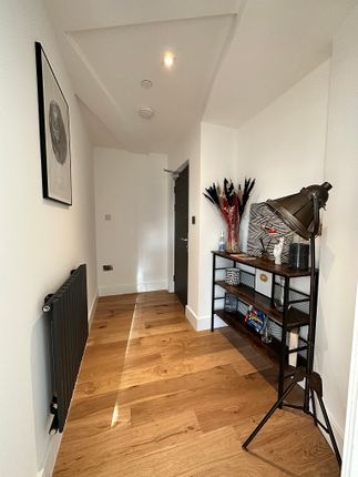 Flat for sale in Empire Way, Wembley