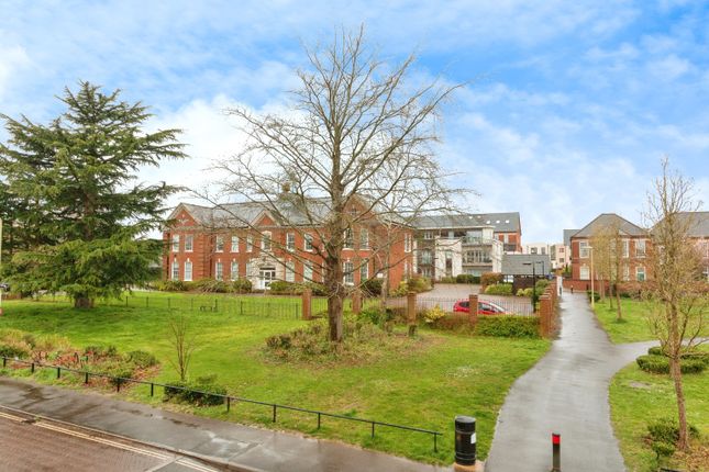 Flat for sale in Hines Court, Basingstoke, Hampshire