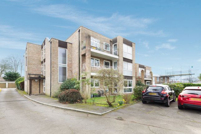 Thumbnail Flat to rent in Overbury Avenue, Beckenham, Kent