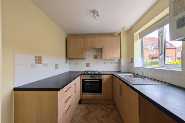 16, Hasfield Close, Gloucester photo 3